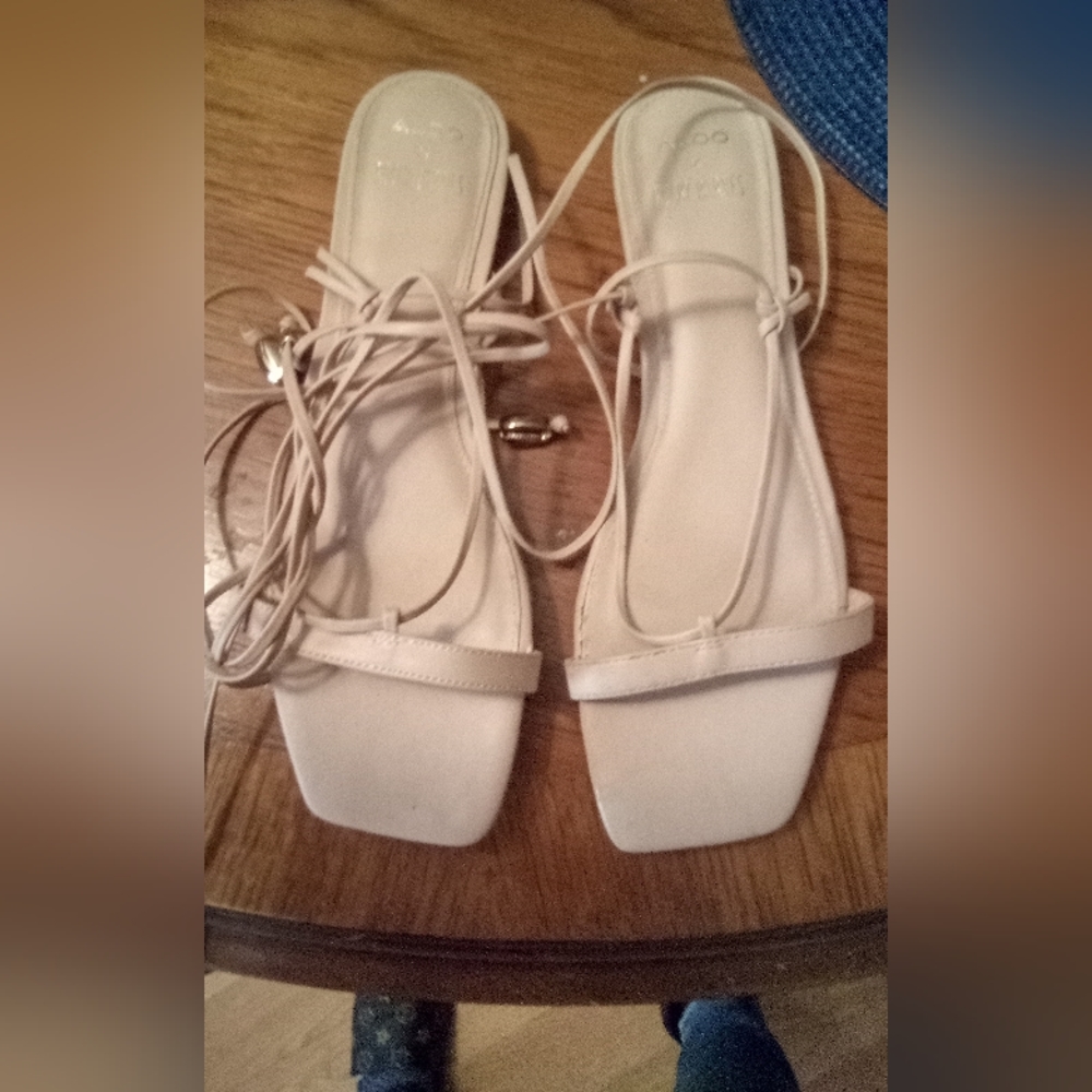 Shoes - Picture 2 of 4